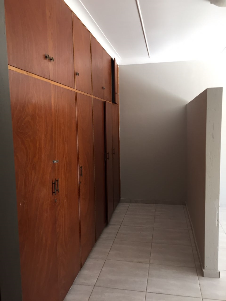 To Let 1 Bedroom Property for Rent in Miederpark North West